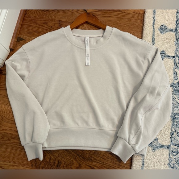 Lululemon Perfectly Oversized Crop Crew Softstreme Women Long Sleeve Beige Sz 2 - Picture 7 of 7